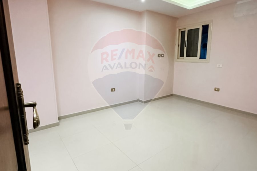 Apartment for sale 150 m Gleem (Steps from the sea - next to Al-Marghany Palace)