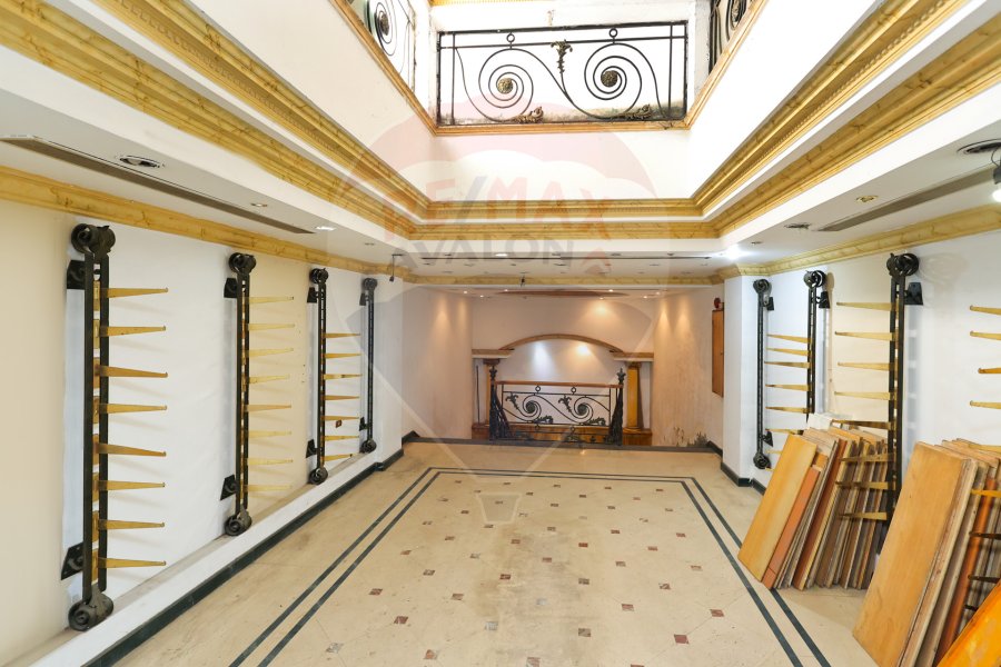 محل للإيجار 520 م محطة الرمل (ش سيزوستريس)