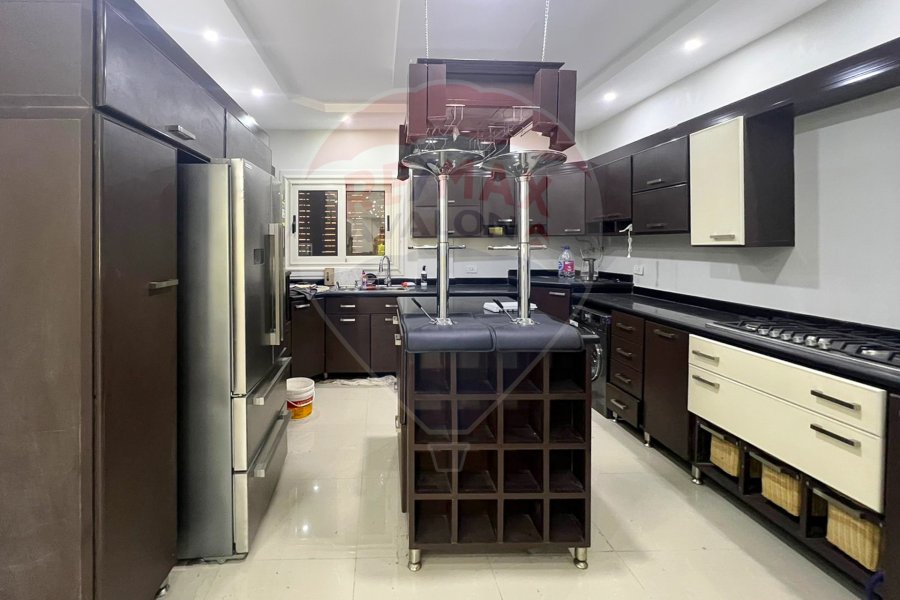 Standalone villa for sale 500 m King Mariout (Ganat Al Mohameen)