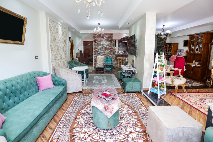 Apartment for sale 170 m Smouha (Tot Ankh Amon St.)