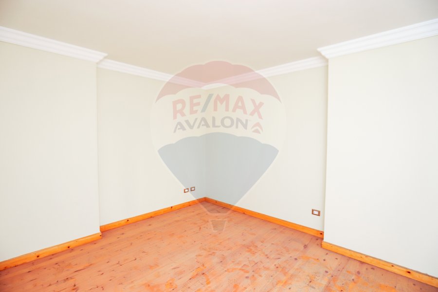Apartment for Sale 210 m Lauran (Mohamed Farid St.)