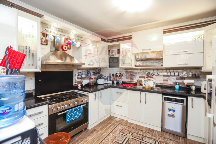 Apartment for sale 230 m Ebrahmia (steps from sea)