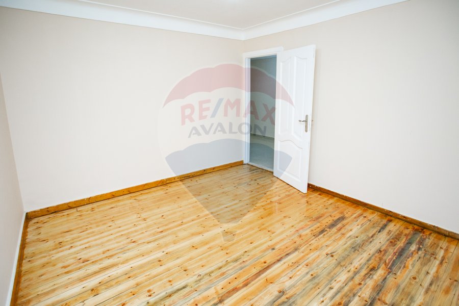 Administrative Unite for rent 235 m Stanly (Branshed from the Sea)