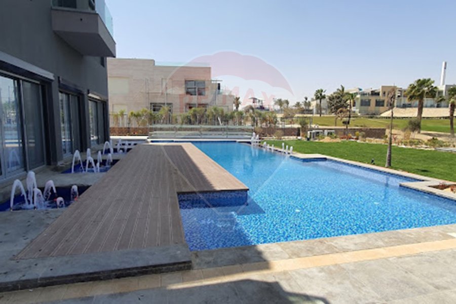 Stand alone villa for sale 2,400 m Sheikh Zayed (Sodic)