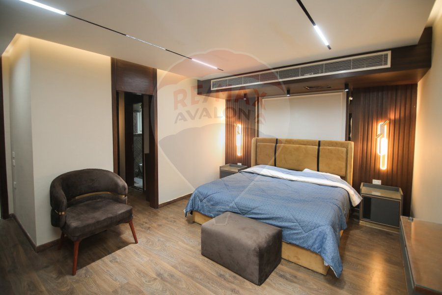 Apartment with garden for sale 217 m King Mariout (Alex West)