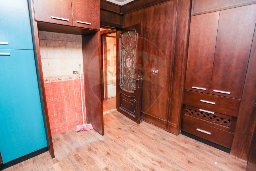 Apartment for sale 200 m Mostafa Kamel(Keroseiz tower)