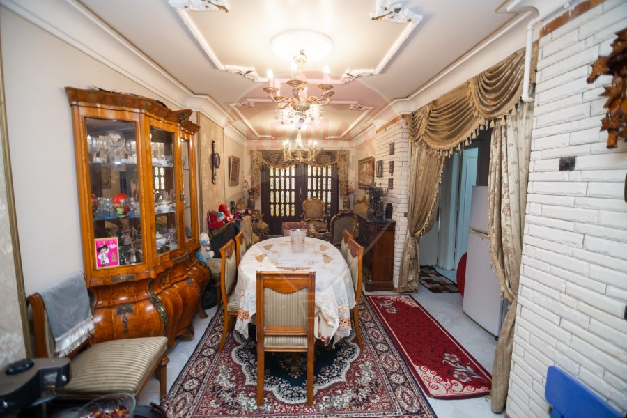 شقة للبيع 120 م المندرة (خطوات من البحر)
