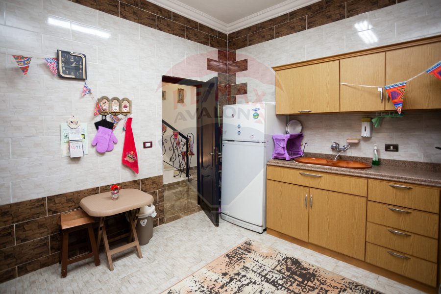 Villa for sale 470 m King mariout (behind Hilton King's Ranch Hotel)