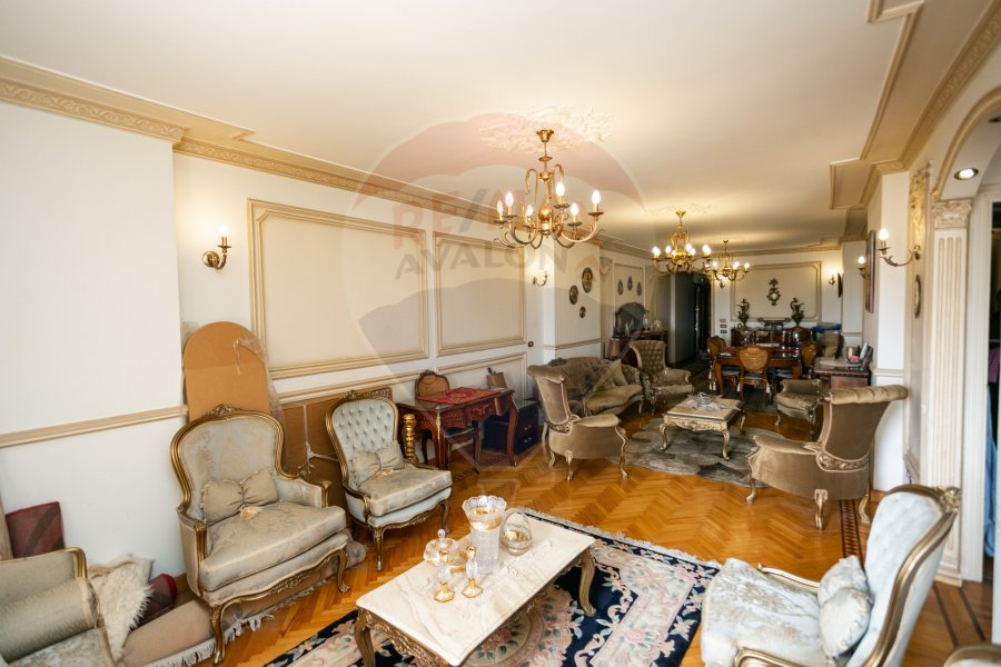 Apartment for sale 175 m Kafr Abdo (Steps from Kiroseiz Mall in front of Mostafa Kamel)