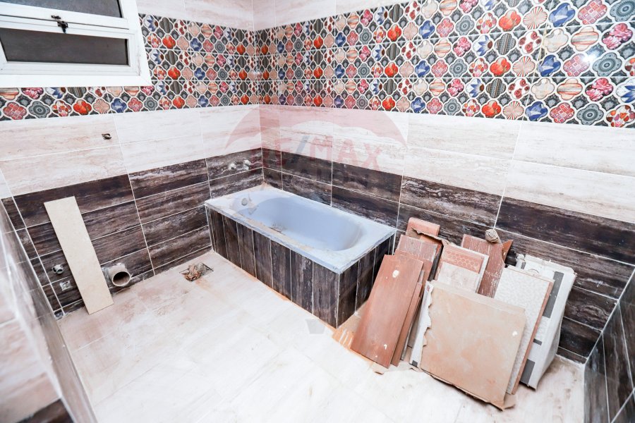 Apartment for sale 150 m El montaza (El halawani towers - Royal plaza)