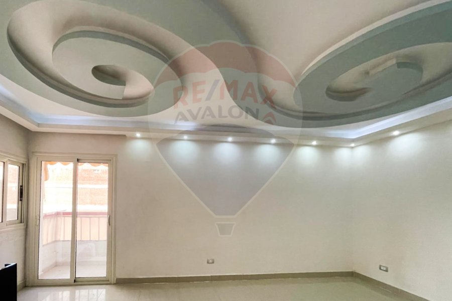 Apartment for sale 120 m Zizinia (second number from Abu Qir St)
