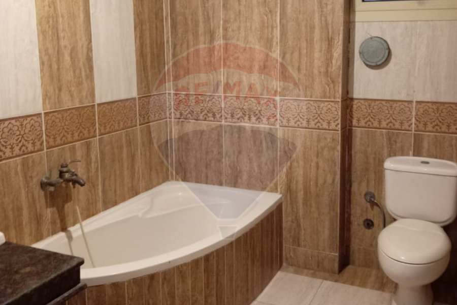 Apartment for sale 230 m Gleem (Mostafa Fahmy St.)