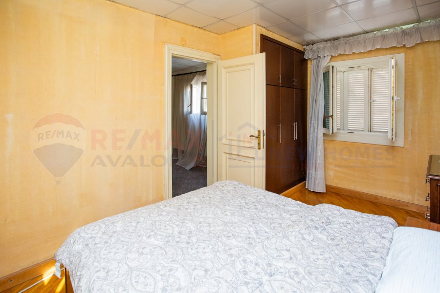 Triplex apartment for sale 220 m Stanly (near to the sea)