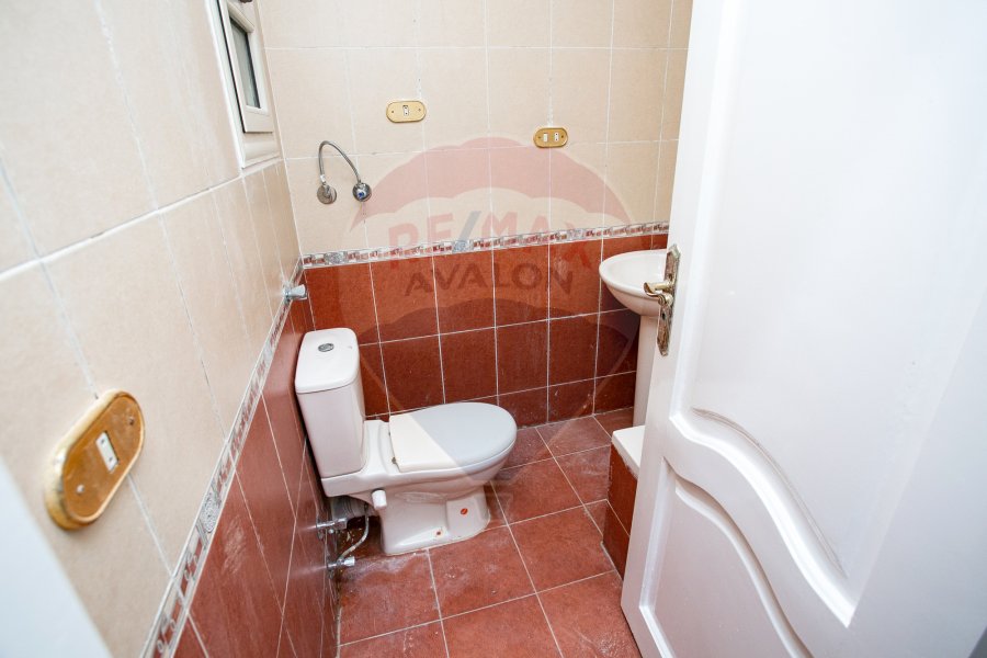 Administrative Unite for rent 235 m Stanly (Branshed from the Sea)