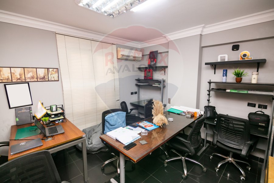 Administrative headquarters for rent, furnished 170 m Kafr Abdo (Al-Furat Building)