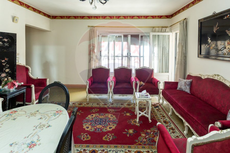 Apartment for sale 125 m Sidi Gaber (directly on the sea) - 3,500,000 EGP