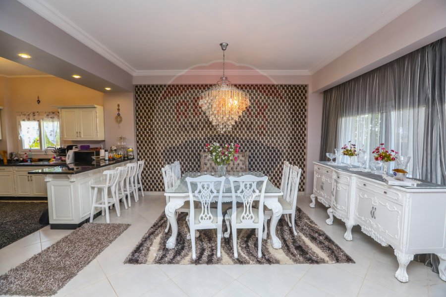 Registered Villa 900 m For Sale King Marriott (In Front Of Borj El Arab stadium)