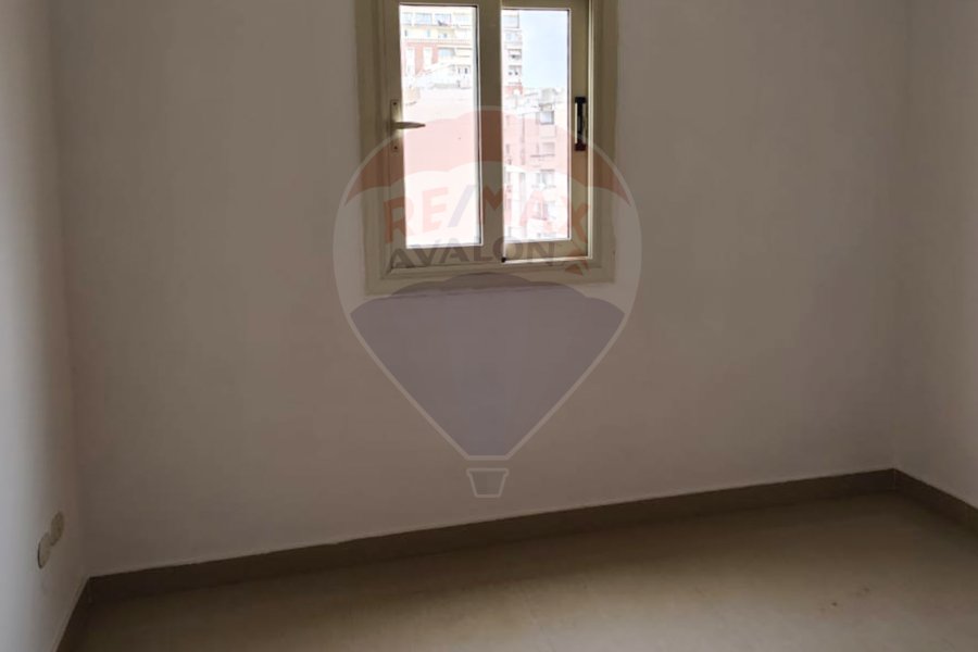 Apartment for sale 200 m Janaklis (Steps from Abo Qir st)