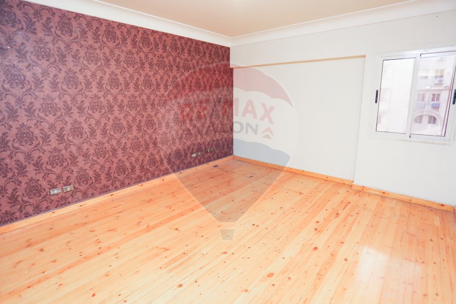 Apartment for sale 200 m Mostafa Kamel(Keroseiz tower)