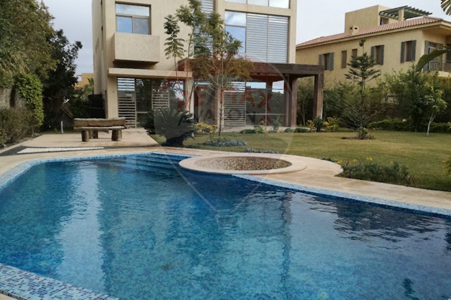 Stand alone villa for sale 2,400 m Sheikh Zayed (Sodic)