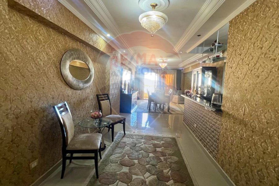 Apartment for sale 265 m Saba Pasha (steps from the tram)
