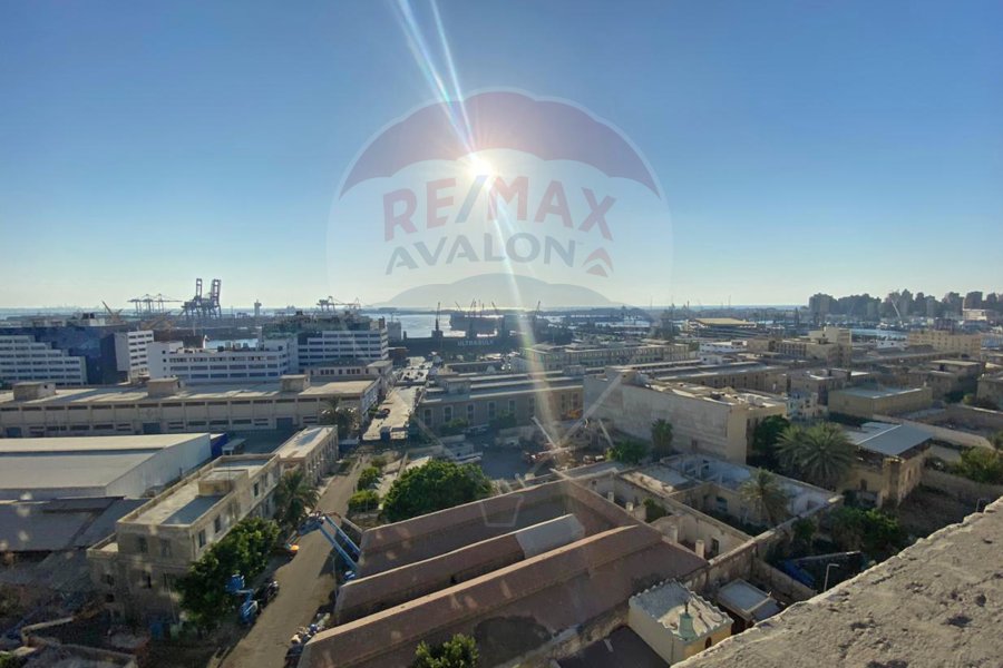 Apartment 100 m + roof 300 m for sale Al-Mansheya (infront Alexandria Port)