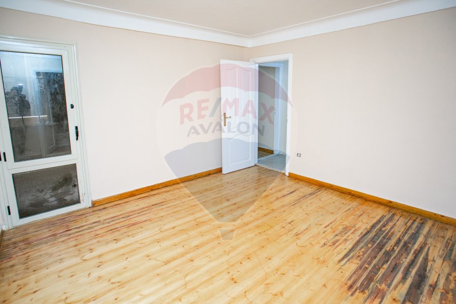 Administrative Unite for rent 235 m Stanly (Branshed from the Sea)