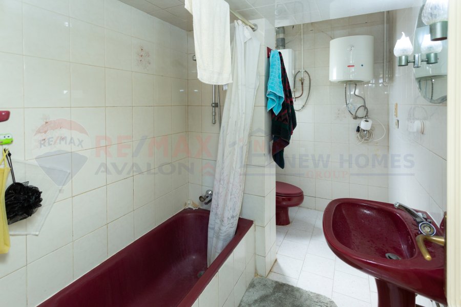 Triplex apartment for sale 220 m Stanly (near to the sea)