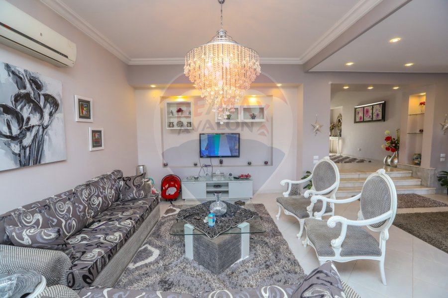 Registered Villa 900 m For Sale King Marriott (In Front Of Borj El Arab stadium)