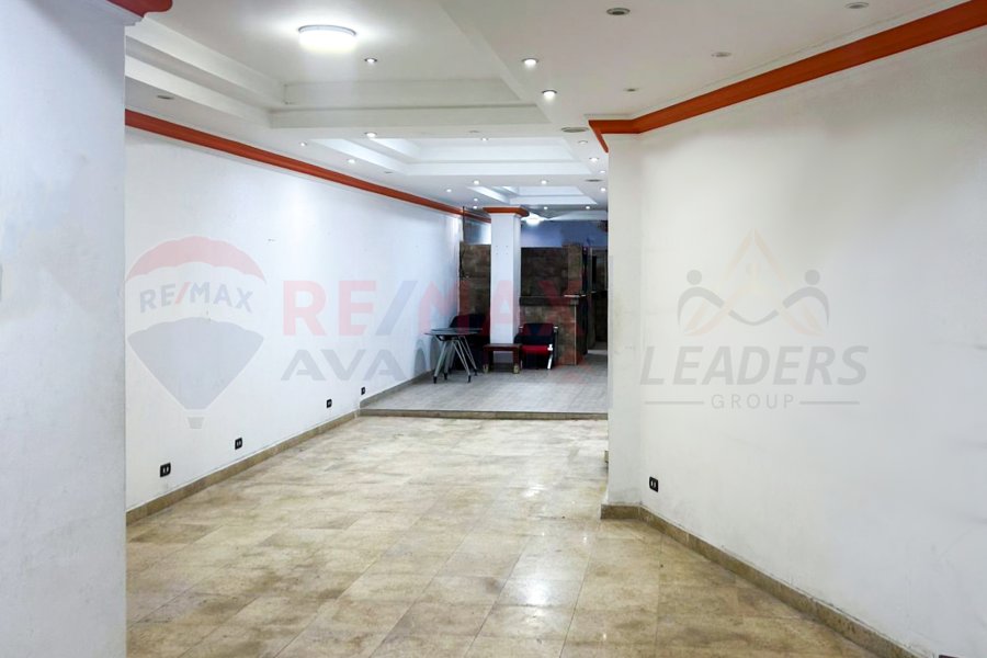 Shop for rent 120 m Tharwat (Abdel Salam Arif St.)