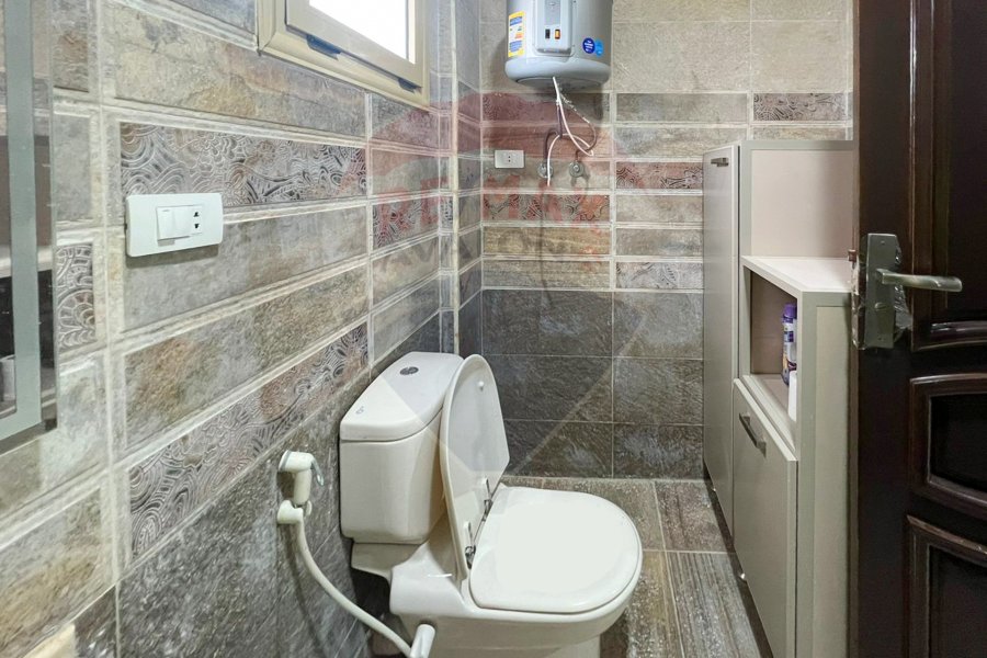 Standalone villa for sale 500 m King Mariout (Ganat Al Mohameen)