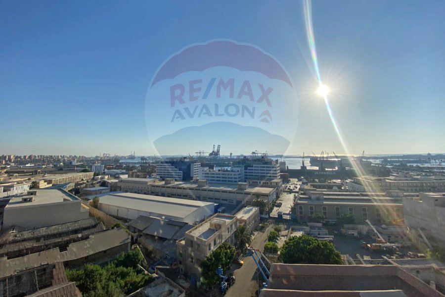 Apartment 100 m + roof 300 m for sale Al-Mansheya (infront Alexandria Port)