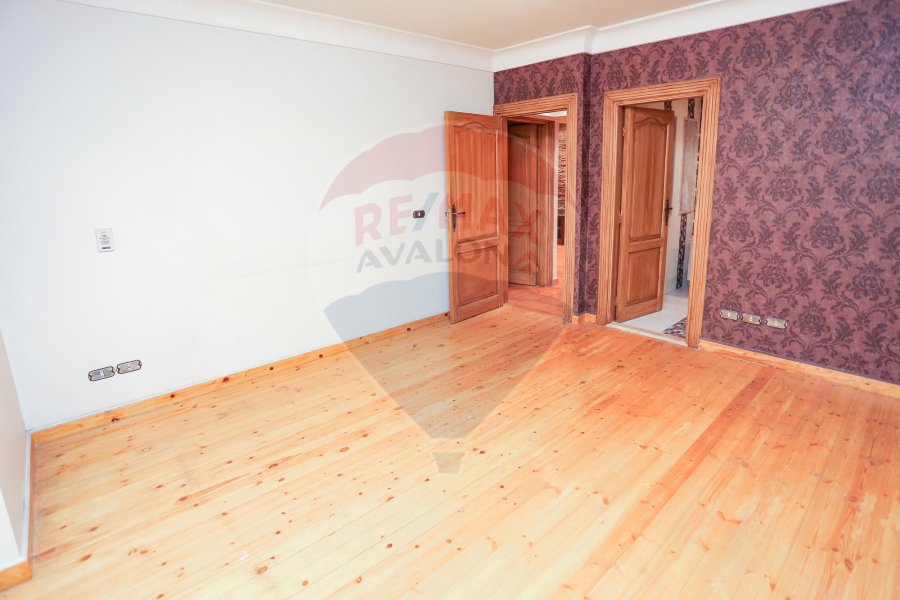 Apartment for sale 200 m Mostafa Kamel(Keroseiz tower)