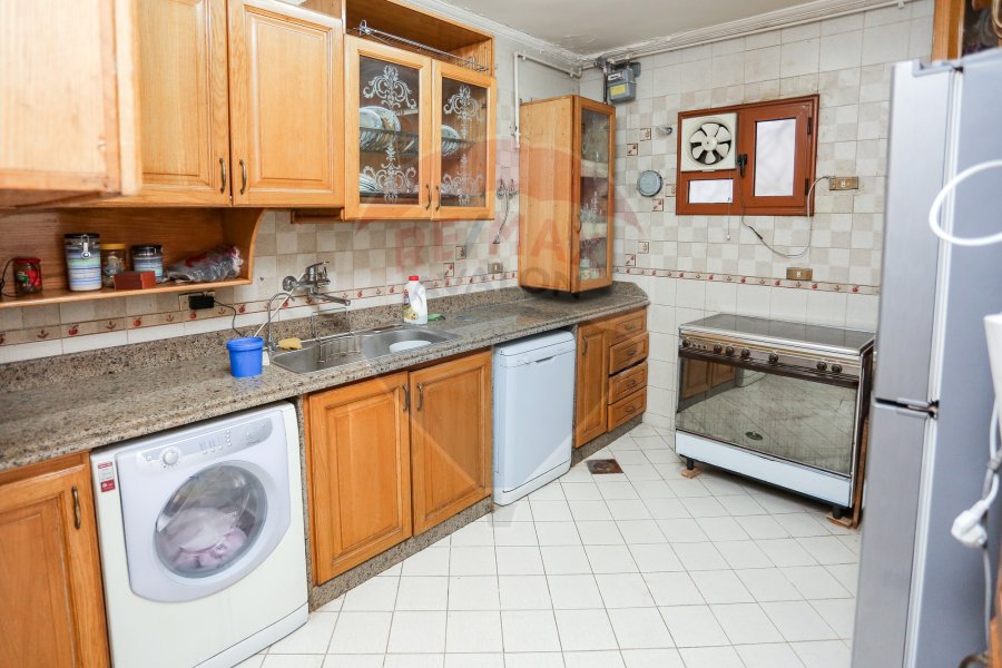 Apartment for sale 322 m Stanly (Directly on the sea)