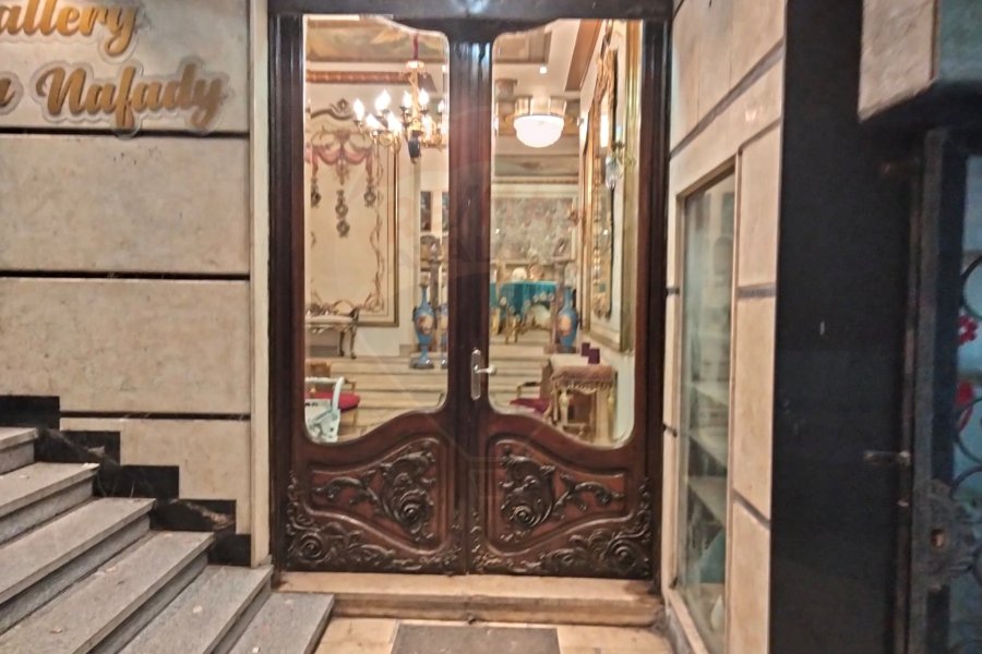 محل للايجار 97 م زيزينيا (شارع ابوقير مباشرة)