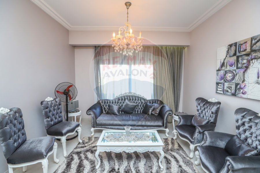 Registered Villa 900 m For Sale King Marriott (In Front Of Borj El Arab stadium)