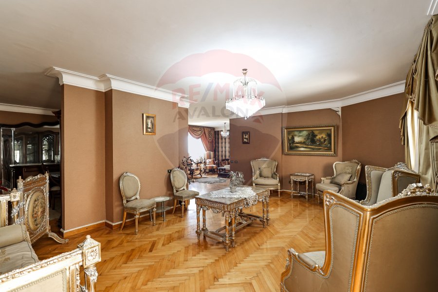 Apartment for rent furnished 244 m Saba Pasha (Seria Royal Plaza Towers)