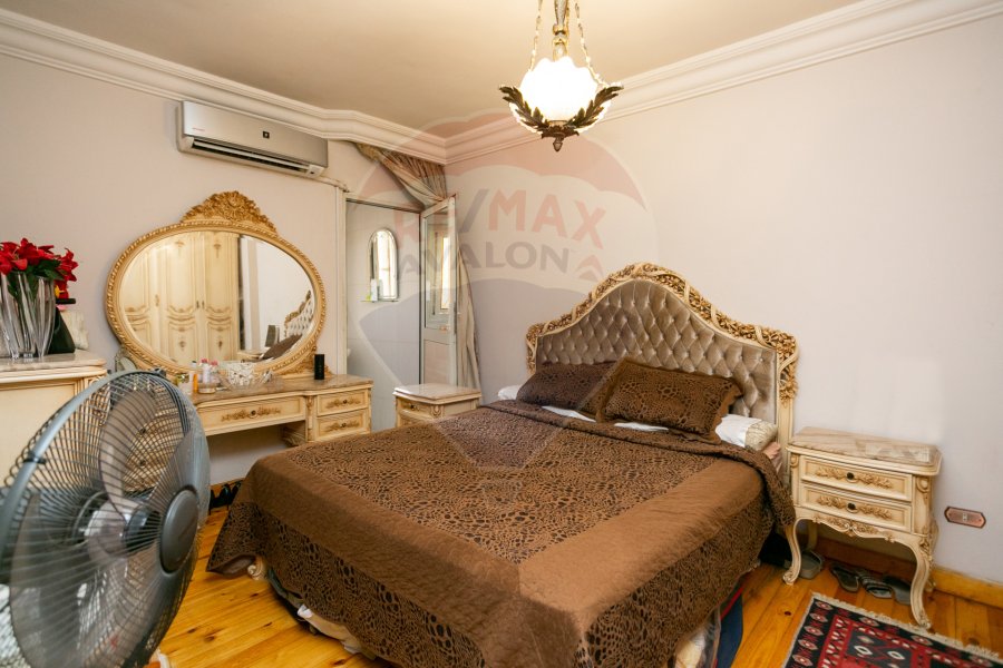 Apartment for sale 175 m Kafr Abdo (Steps from Kiroseiz Mall in front of Mostafa Kamel)