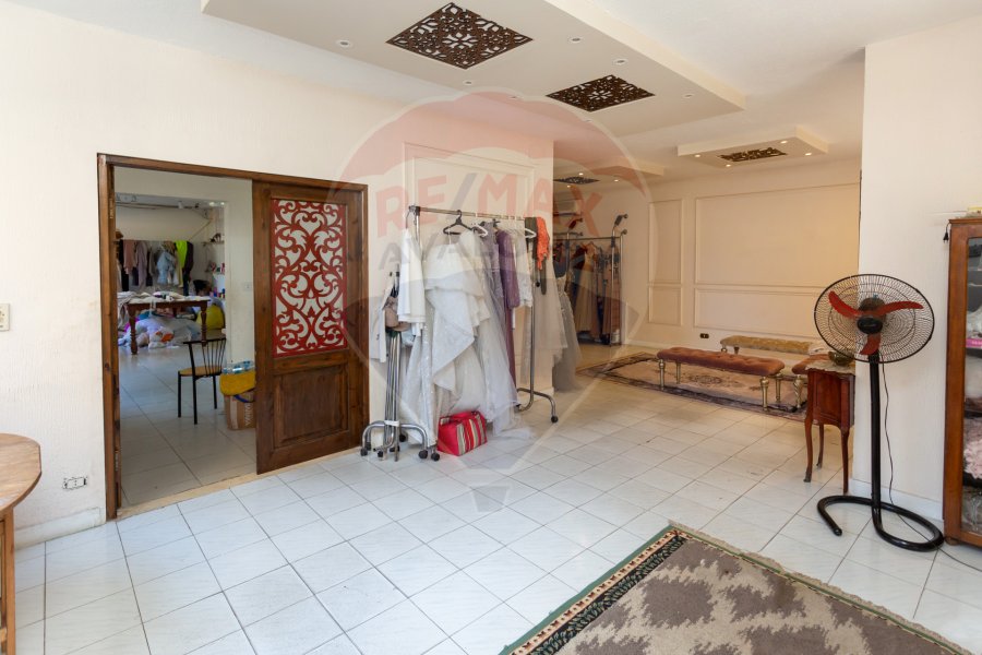 commercial mizzan for sale 200 m Roushdy (Sorya st)