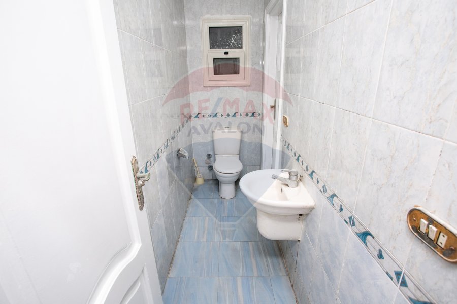 Administrative Unite for rent 235 m Stanly (Branshed from the Sea)