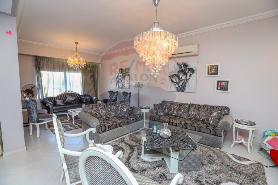 Registered Villa 900 m For Sale King Marriott (In Front Of Borj El Arab stadium)