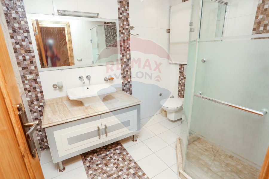 Apartment for sale 200 m Mostafa Kamel(Keroseiz tower)