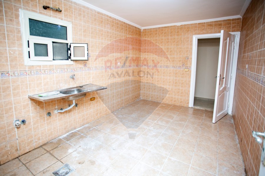 Administrative Unite for rent 235 m Stanly (Branshed from the Sea)