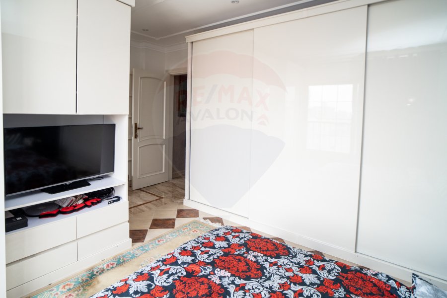 Apartment for sale 280m Saba basha (directly on the sea)