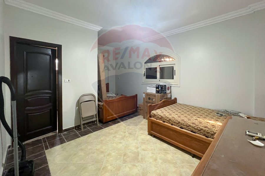 Standalone villa for sale 500 m King Mariout (Ganat Al Mohameen)