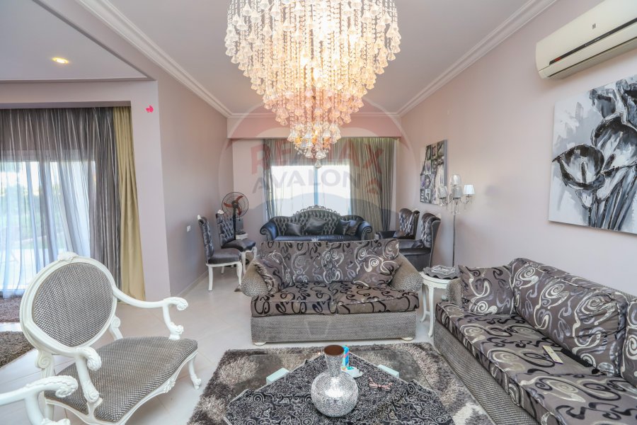 Registered Villa 900 m For Sale King Marriott (In Front Of Borj El Arab stadium)