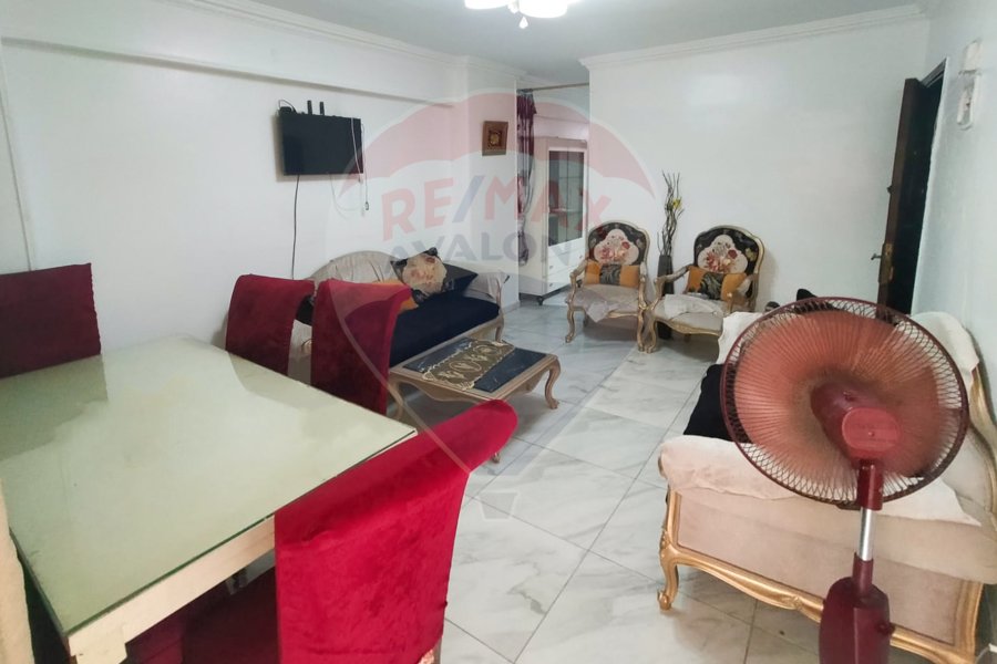 شقه للبيع 90 م صافي سيدي بشر(ش جمال عبد الناصر الرئيسي)