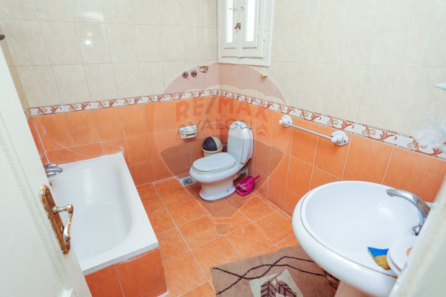 Apartment for sale 122 m Smouha ( Steps from Green Plaza )