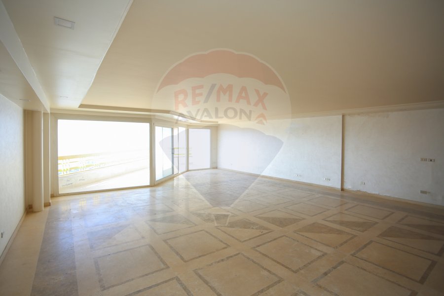 Apartment for sale 335 m Zezinia (directly on the sea)