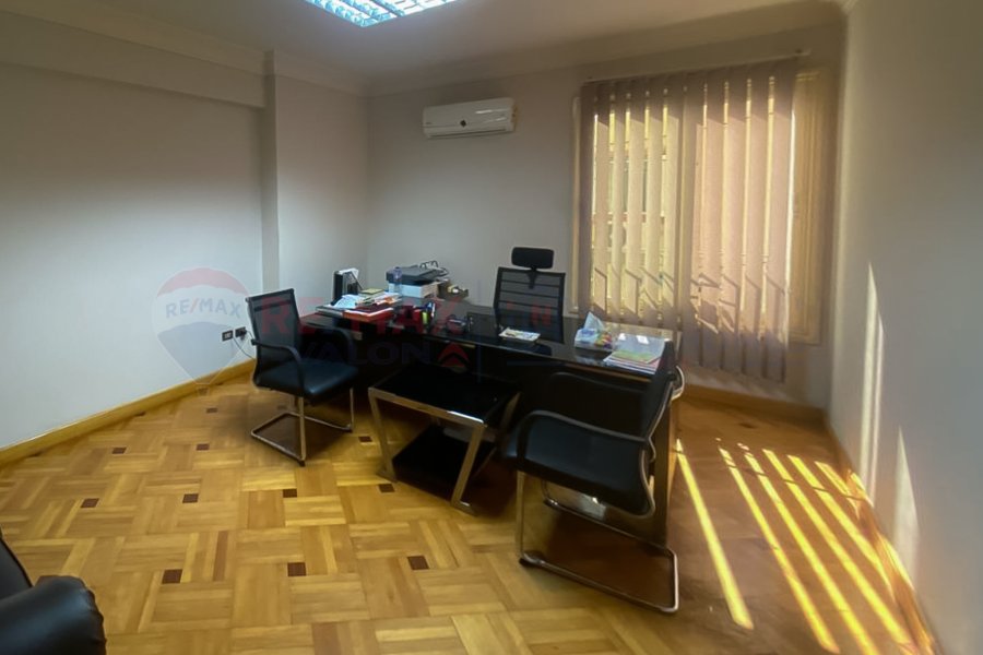 Apartment for sale 195 m Kafr Abdu (Ahmed Abd El-Aziz St)
